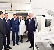 The Governor of the Novosibirsk Region inspects a PPP-funded outpatient clinic ready for commissioning